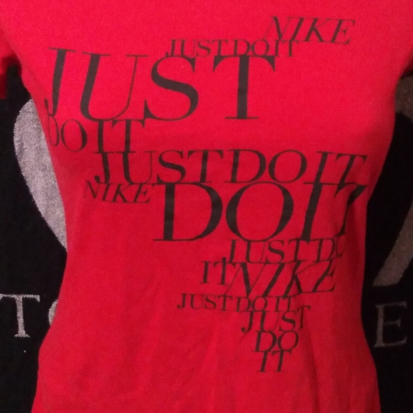 Nike - Picture 3 of 4